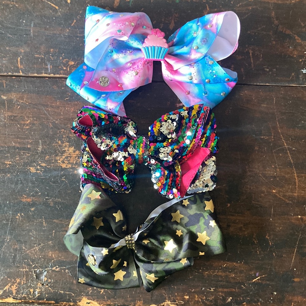 Three Jo Jo bows